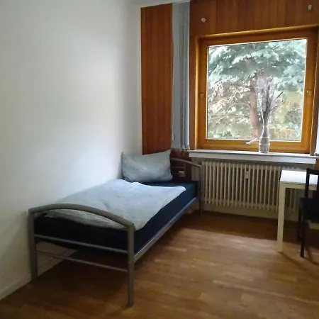 3 Monteurwohnung Messewohnung Bis Zu 6 Personen Daimlerstrasse 4 Eg